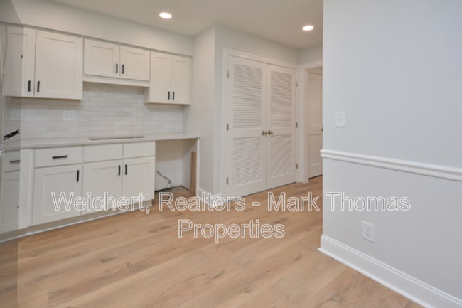Building Photo - 210 Bridgefield Pl