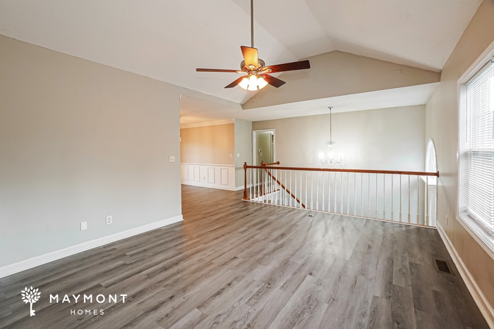 Building Photo - 829 Buckhorn Dr