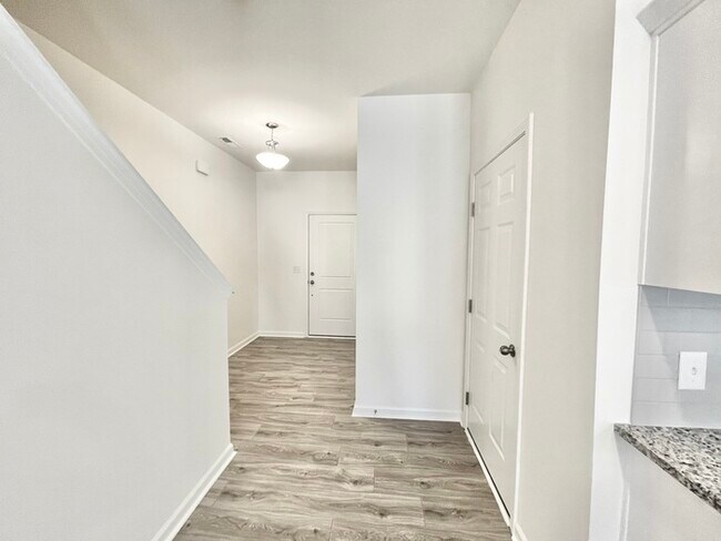 Building Photo - 1470 Prickly Pear Dr.