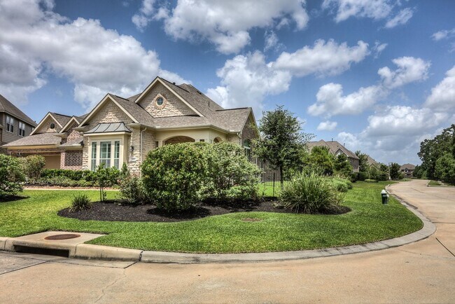 Building Photo - 154 W Hullwood Ct