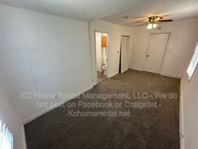 Building Photo - 2917 E 61st St