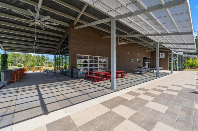 Building Photo - 15823 Bird of Paradise Dr