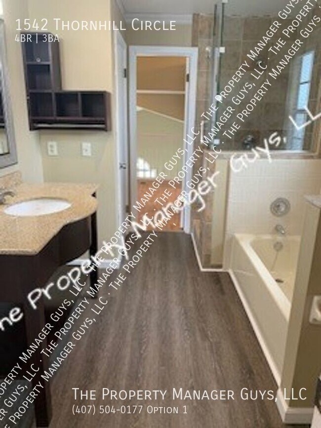 Building Photo - 1542 Thornhill Cir