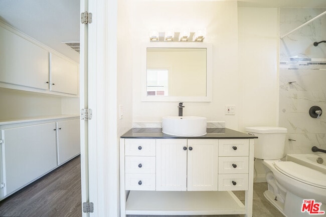 Building Photo - 43609 Stanridge Ave