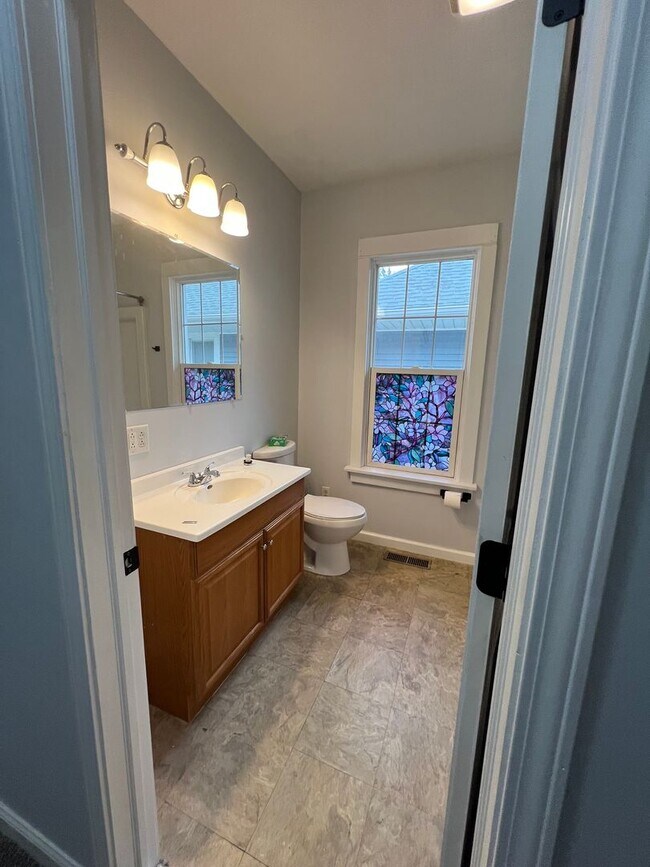 Building Photo - Adorable 2 bed 2bathroom home $1250