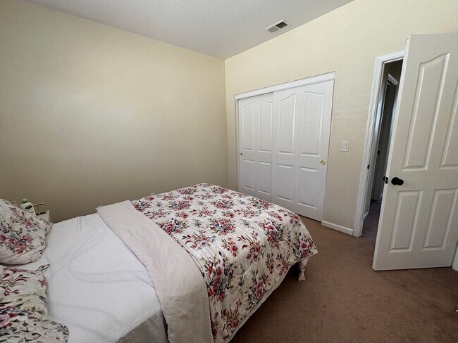 Building Photo - 9829 Waterfowl Dr