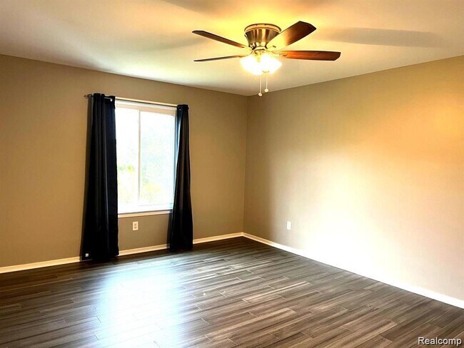 Building Photo - 9529 Greenfield Ct