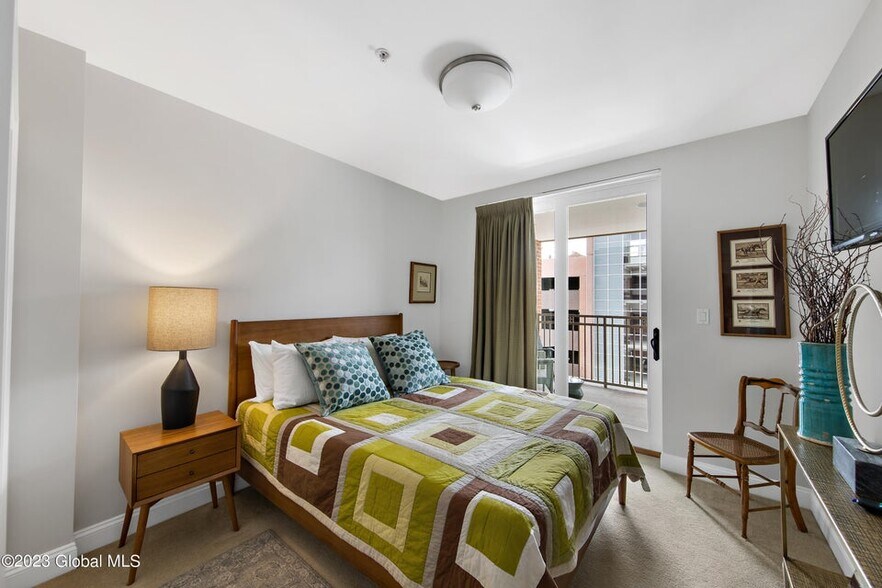 Building Photo - 38 High Rock Ave