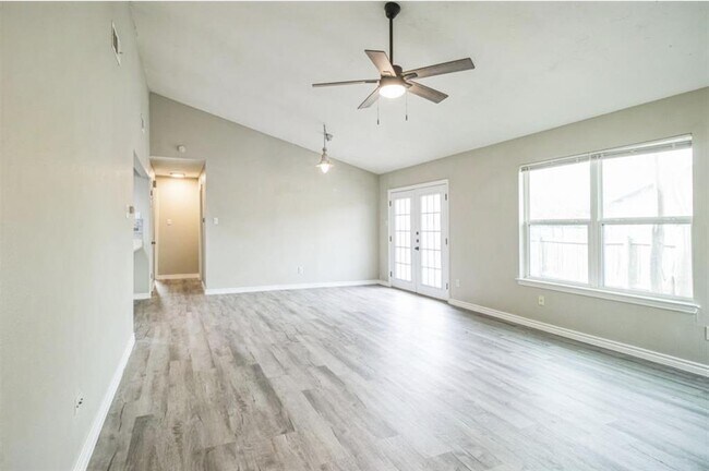 Building Photo - 12708 La Salle Dr