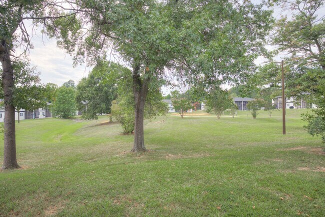 Building Photo - 503 Windsong Cir
