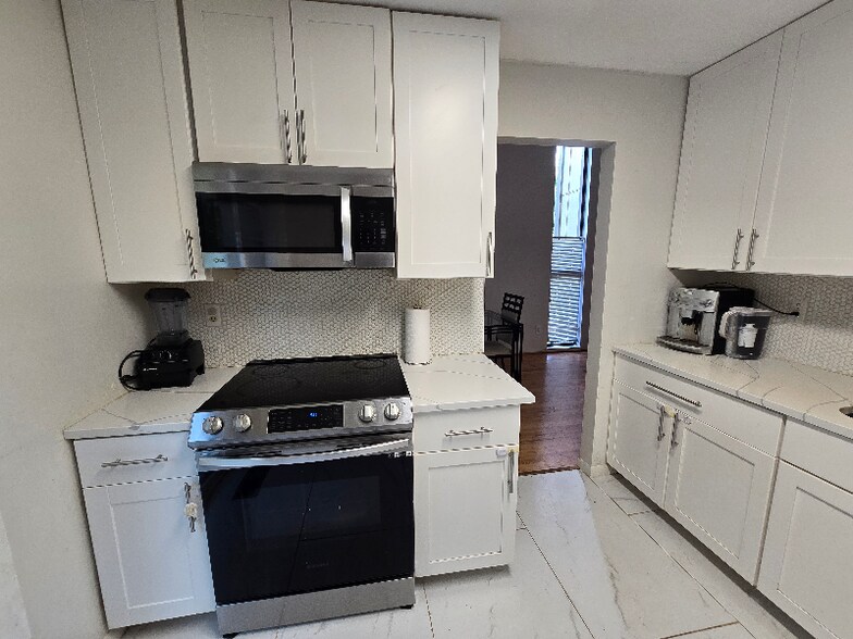 Building Photo - 19517 Tiber Ct