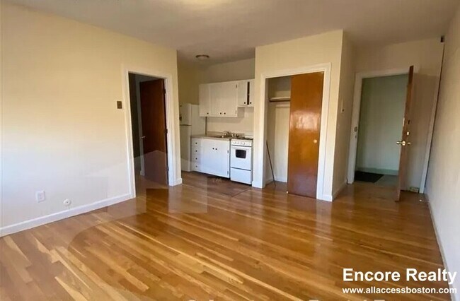 Building Photo - 168 N Beacon St