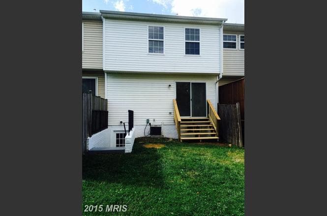 backyard-1 - 850 Marquette Dr