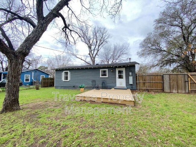 Building Photo - 145 Gordon Dr