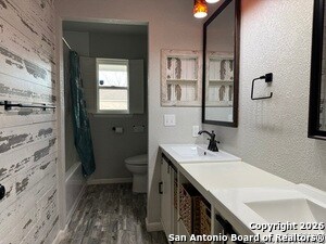 Building Photo - 421 Candleglo Dr