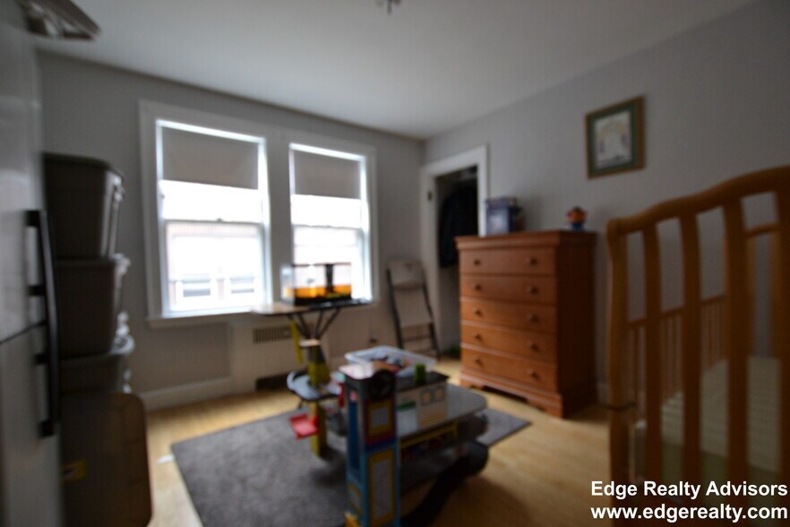 Building Photo - 6 Portina Rd