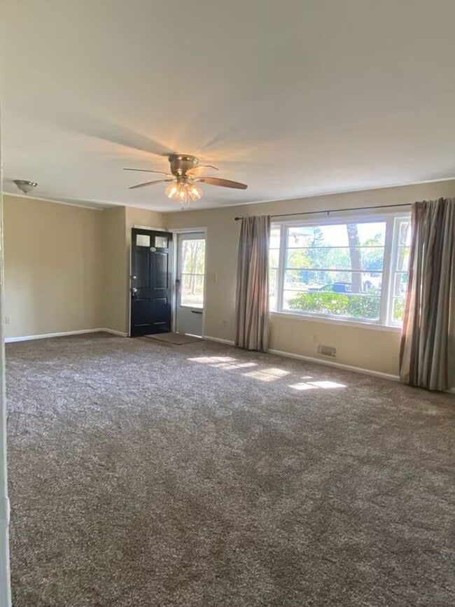 Building Photo - Beautiful Brick Ranch on Expansive Private Lot Near Athens