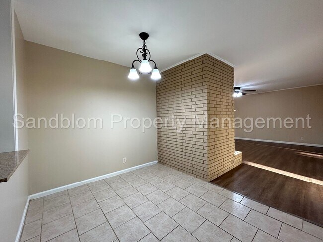 Building Photo - For Lease | South Tulsa | $1600 Rent