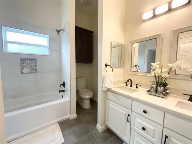 Building Photo - 8701 Woodlake Dr