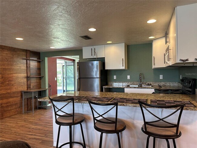 Building Photo - 12807 Vassar Ct