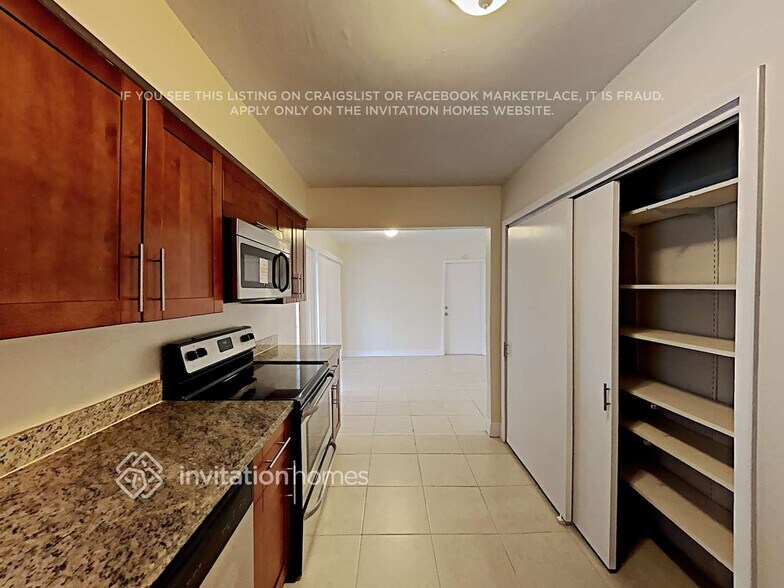 Building Photo - 6750 SW 25th St