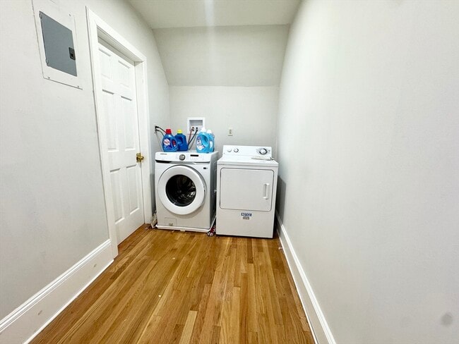 Building Photo - 28 Sumner Park