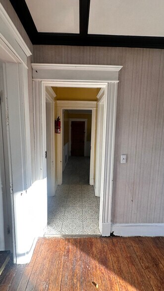 Building Photo - 84 Elmwood Ave