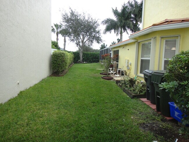 Building Photo - 15060 Corby Ct