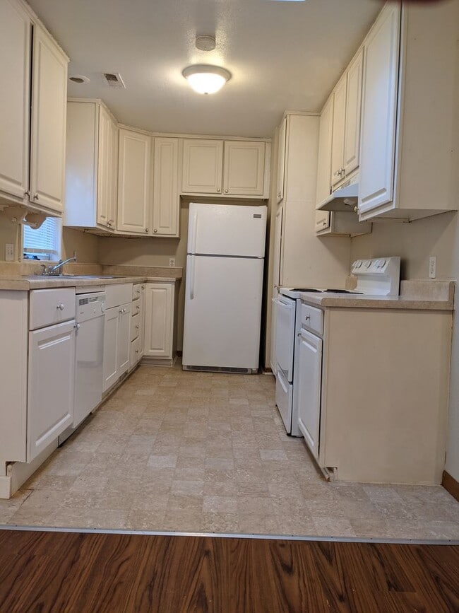 Building Photo - 4803 Appleton Ave