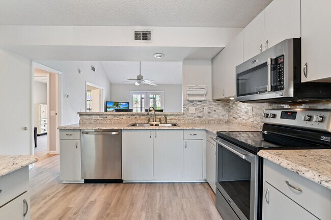 Building Photo - 10297 Hidden Springs Ct