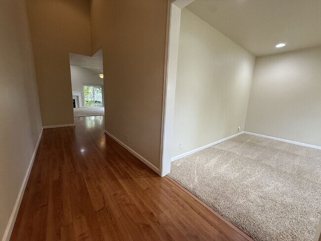 Building Photo - 3540 Sterling Woods Dr