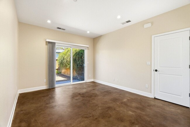 Building Photo - Sunny & Private 1BR Home in Prime Santa Cruz Location