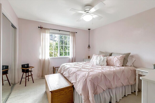 Building Photo - Executive Oasis l Huge Lot with Lush Green...