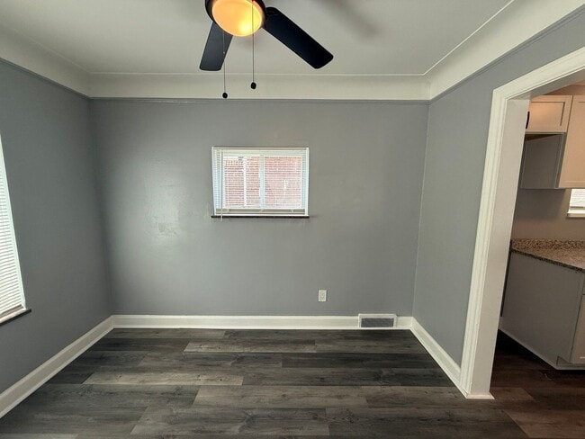 Building Photo - Renovated 2-Bedroom Home – We Welcome Sect...