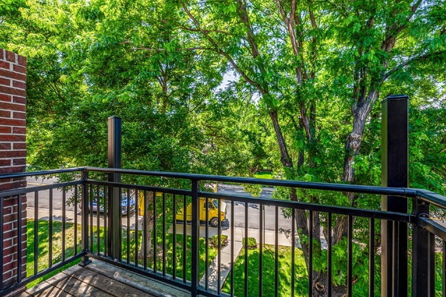 Building Photo - Freshly updated Two bed one bath for rent  New attractive price