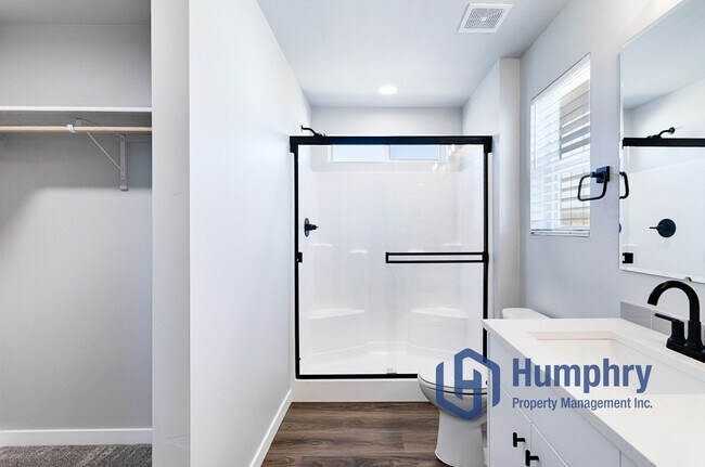 Building Photo - Home in a great are of Meridian