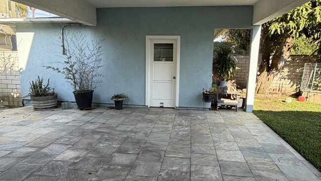 Building Photo - 257 Claremont Ave