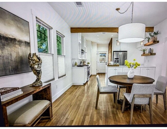 Building Photo - 106 E 35th St