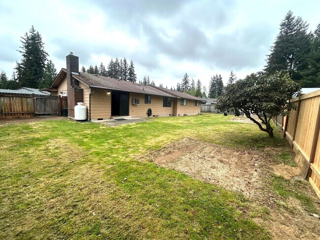 Building Photo - 3 Bedroom 1.5 Bath Rambler