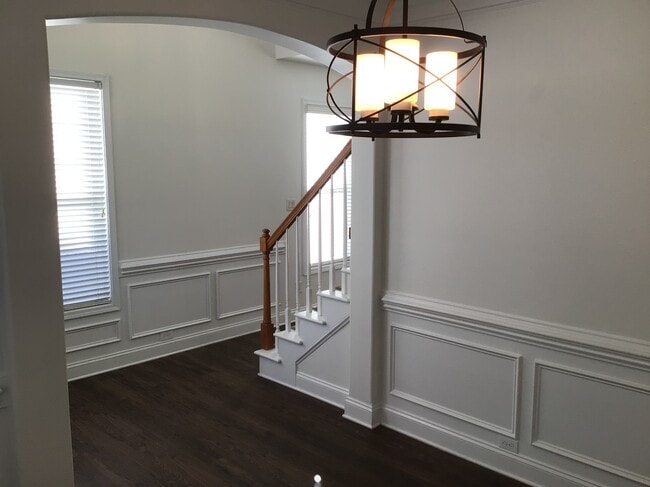 Building Photo - 10502 Carver Falls Road