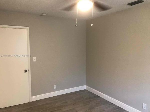 Building Photo - 4882 Pine Cone Ln