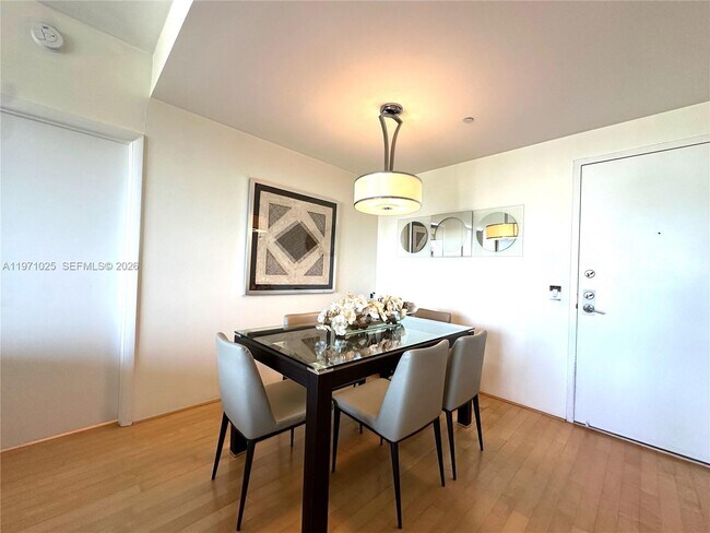 Building Photo - 2475 Brickell Ave