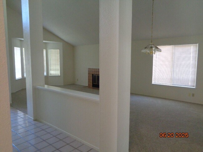 Building Photo - 272 Newport Cir