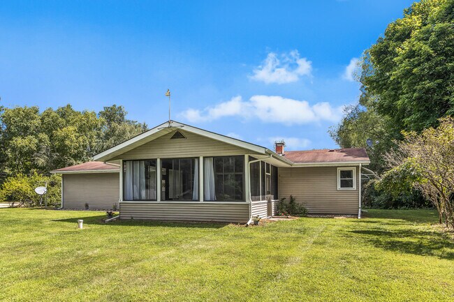 Building Photo - 5649 N Sprinkle Rd