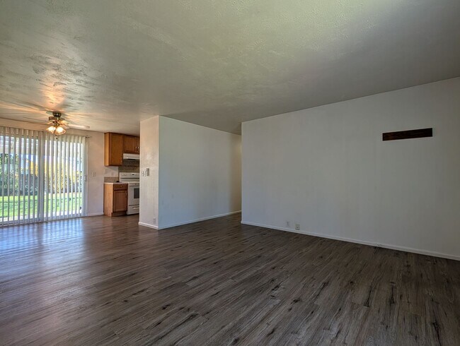 Building Photo - Great 3-Bed/1-Bath Home In Santa Clara Area!
