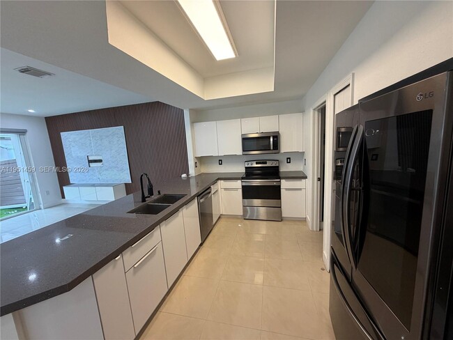 Building Photo - 8415 NW 108th Pl