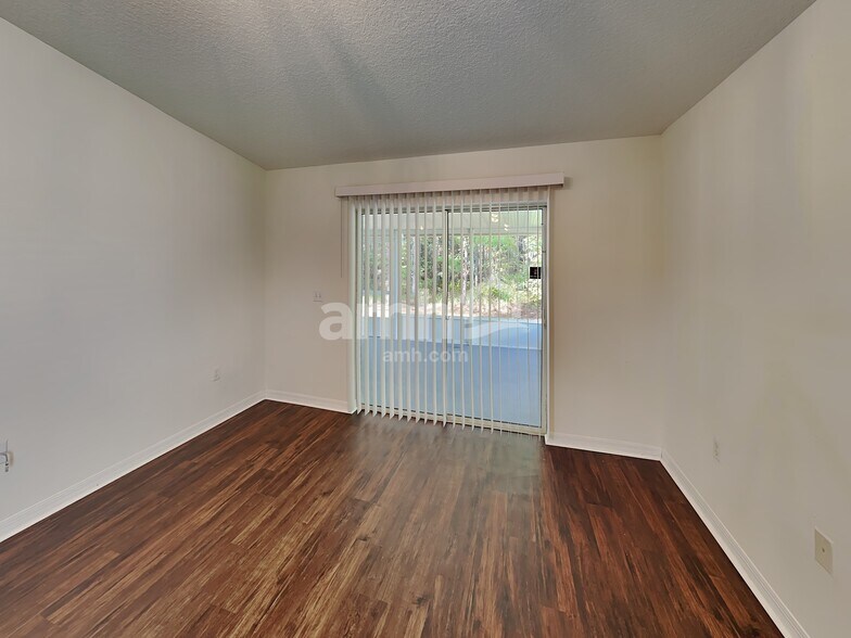 Building Photo - 5549 Shady Pine St S