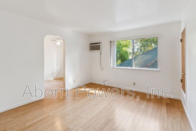 Building Photo - 2715 D St