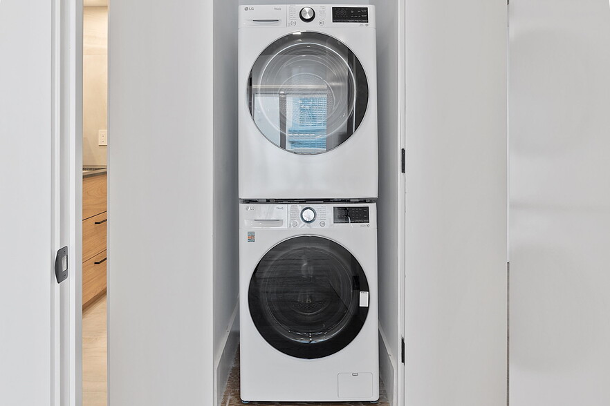 In Unit Washer and Dryer - 4020 Galt Ocean Dr
