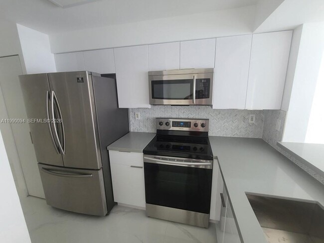 Building Photo - 860 NW 92nd Ave